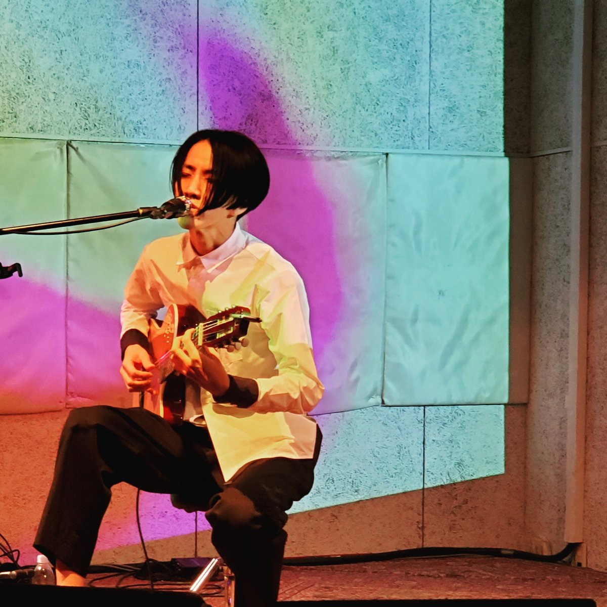 TYOU08133646's tweet photo. 23日大宮ヒソミネでの演奏風景です。今回は今までにない切り口のブッキングでした。流石ヒソミネ、毎回刺激頂いてます。来年も個性溢れるブッキング期待してます❣ https://t.co/uH6GYOX37n