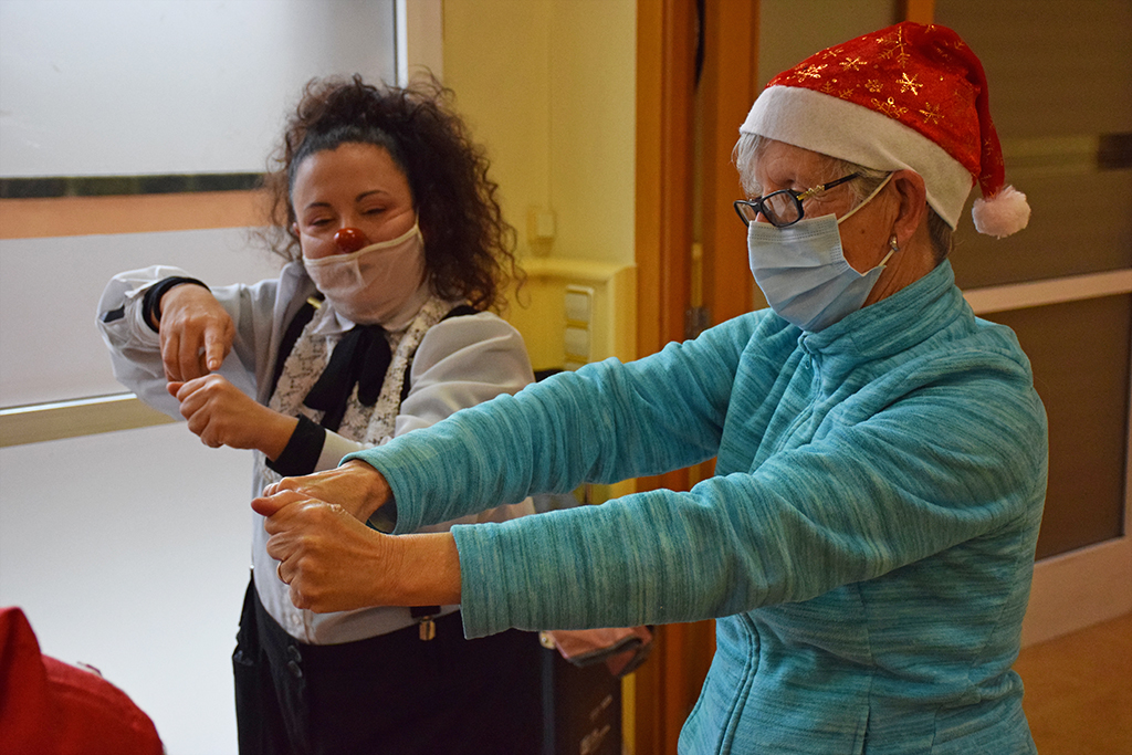 ajmontornes's tweet photo. 🎅 Les persones usuàries del menjador social han dinat plegades en el tradicional dinar de #Nadal al Casal de la Gent Gran Nord, en un acte que ha comptat amb el suport de l’associació @VOLUMONT. 

➕ℹ️👉 https://t.co/W2HaRkDhba https://t.co/cIKsjNhDHO