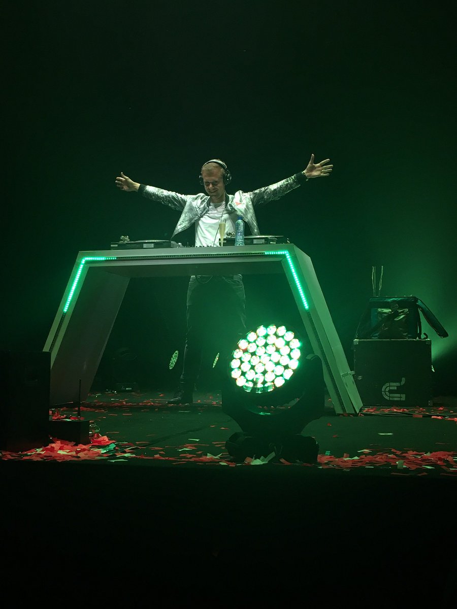_Nataleya's tweet photo. Happy birthday, the one and only @arminvanbuuren ❤️ https://t.co/KFev7W8dp4