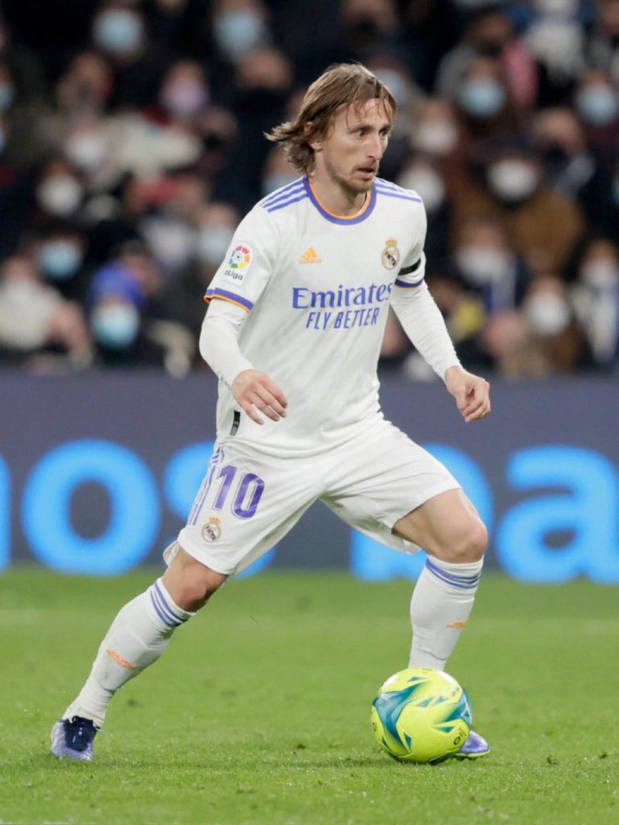 XJih2d's tweet photo. مودريتش يا خورافي تعالوا حسابي القديم رجع تلقونه بالتغريدة المثبته وانا مسوي كذا عشان التويتر ما يشوفوا يعنني تمويه https://t.co/Z3mDhWbrcq