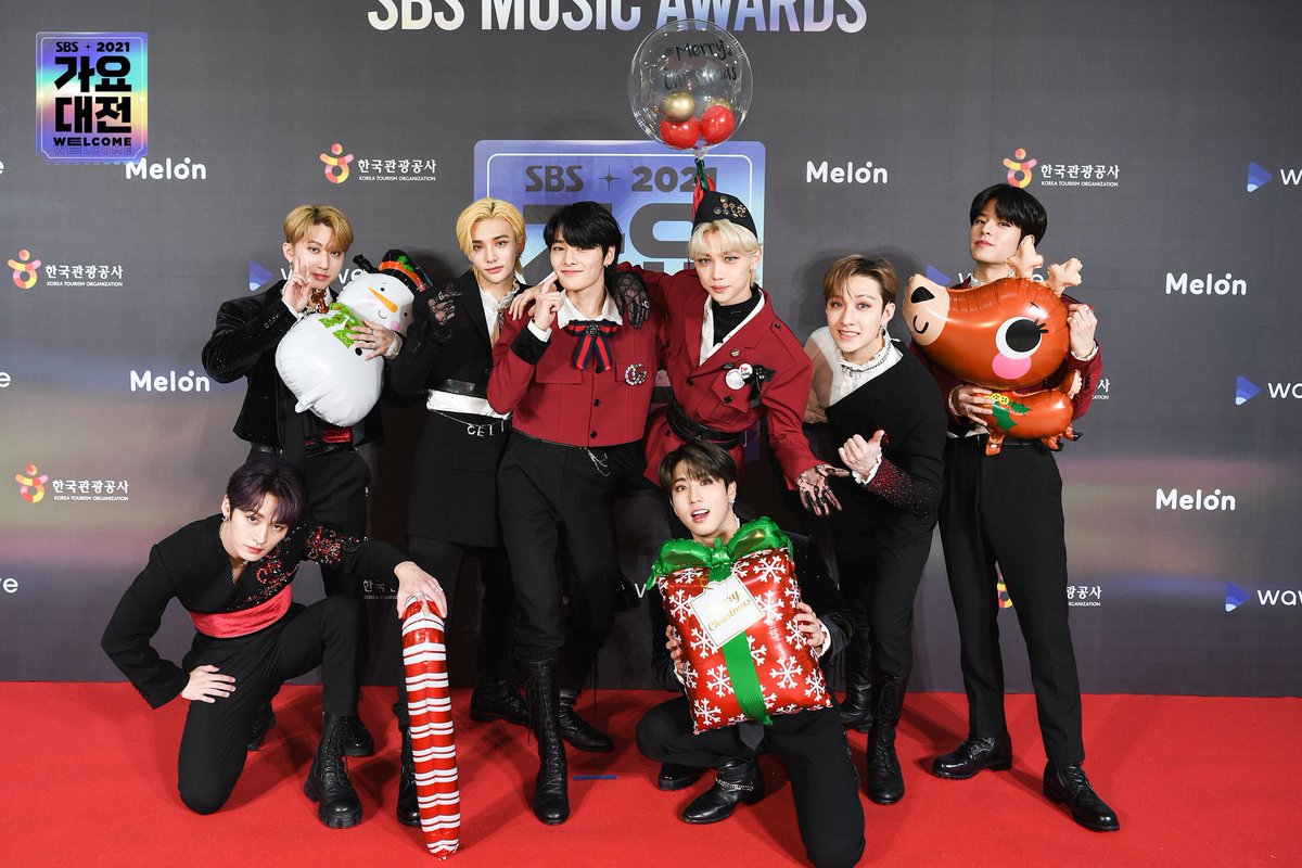 LEADERARCHIVES's tweet image. [ #스트레이키즈 #더보이즈 ]

— sbs gayo daejun !

#STRAYKIDS #THEBOYZ