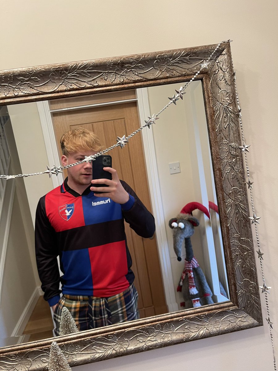 Sam_Battisson's tweet image. Here’s the latest edition to the short collection! Merry Christmas from England! @vvZwanenburg