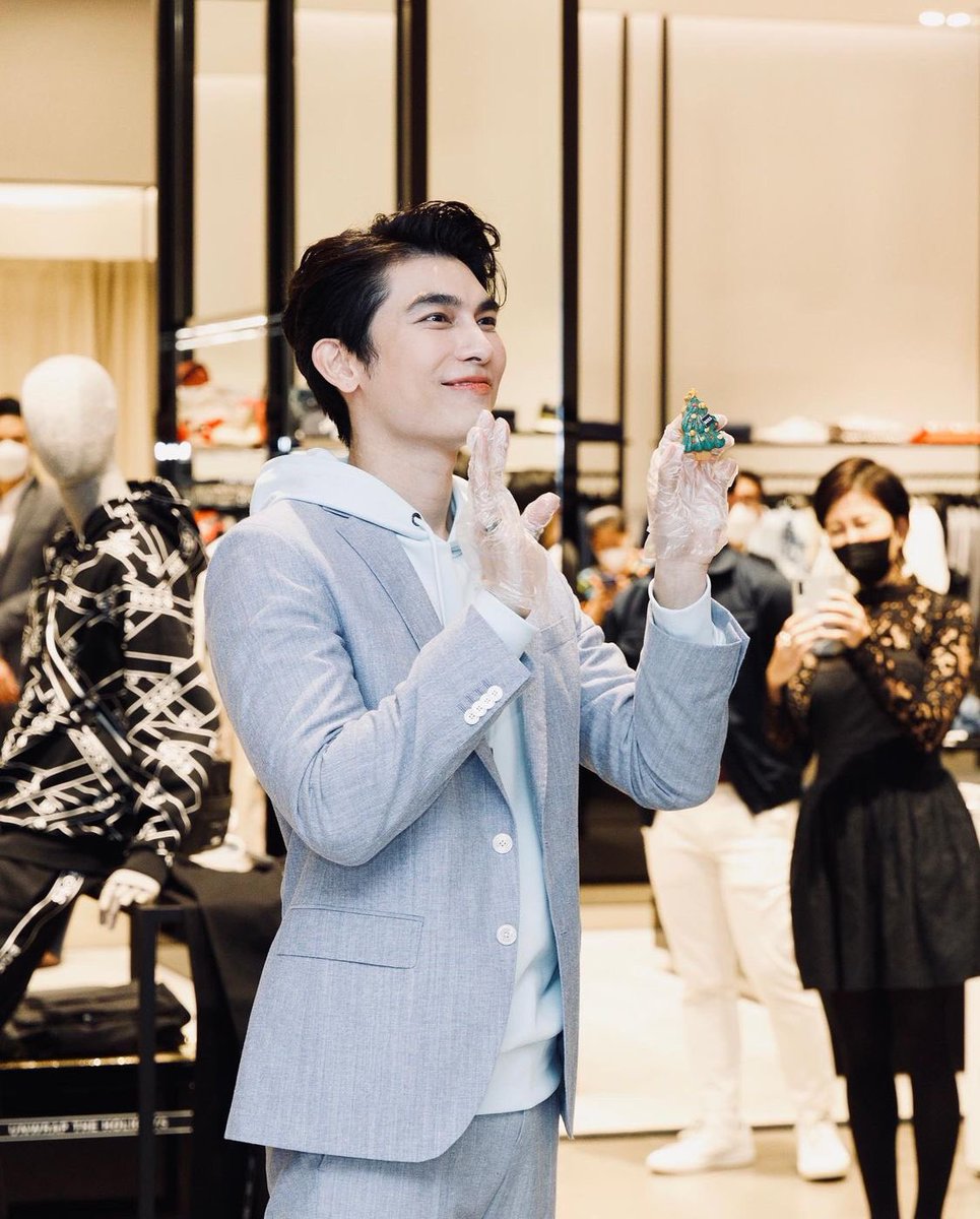 hourlymsuppasit's tweet image. INSTAGRAM POST UPDATE | mewsuppasit

“🎄 @boss
#ThisIsBOSS”

@MSuppasit  #MewSuppasit  #มิวศุภศิษฏ์ #Before430