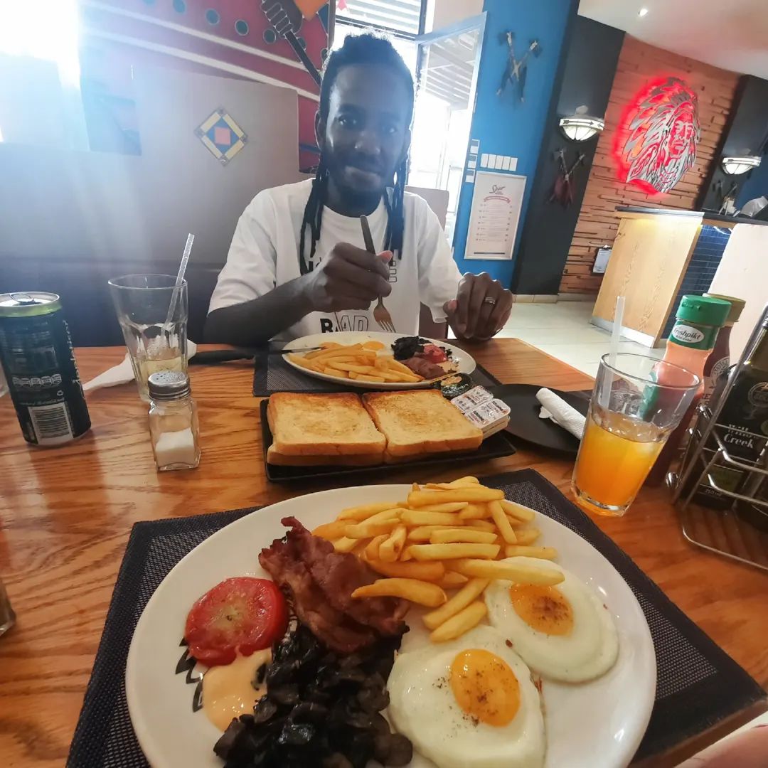 dannytsghumayne's tweet photo. Had a dope Christmas breakfast sponsored by @SpurZambia and @glasses__girl 🙏🏿😊
Thank you for making our Christmas special 🙂🙂 https://t.co/K4jv55XFXP