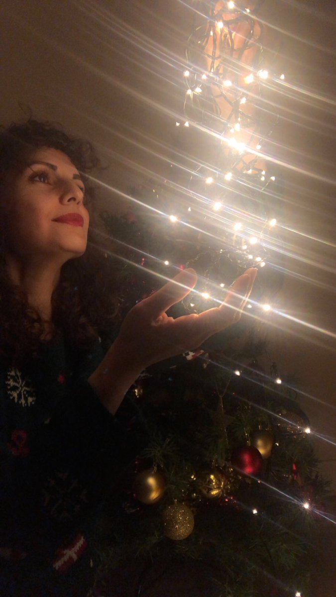 CitronetCerise's tweet photo. Je vous souhaite un très joyeux Noël à vous et à votre famille,  que le bonheur soit avec vous pendant Noël et pour toujours. 
Bonnes fêtes 🌲 https://t.co/6RP6gnAjob