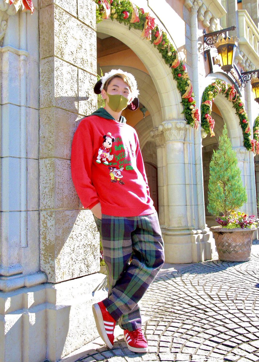 Im_daiki3d's tweet photo. 🎅
クリスマスが終わってしまーう😭
#ディズニー #クリスマスディズニー #ディズニークリスマス #クリスマスコーデ https://t.co/YaOCNIVJdy
