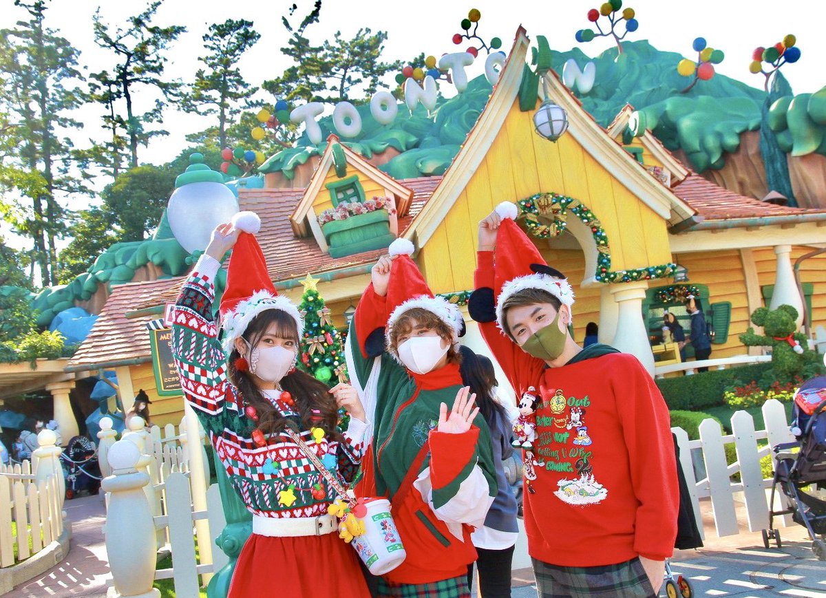 Im_daiki3d's tweet photo. 🎅
クリスマスが終わってしまーう😭
#ディズニー #クリスマスディズニー #ディズニークリスマス #クリスマスコーデ https://t.co/YaOCNIVJdy