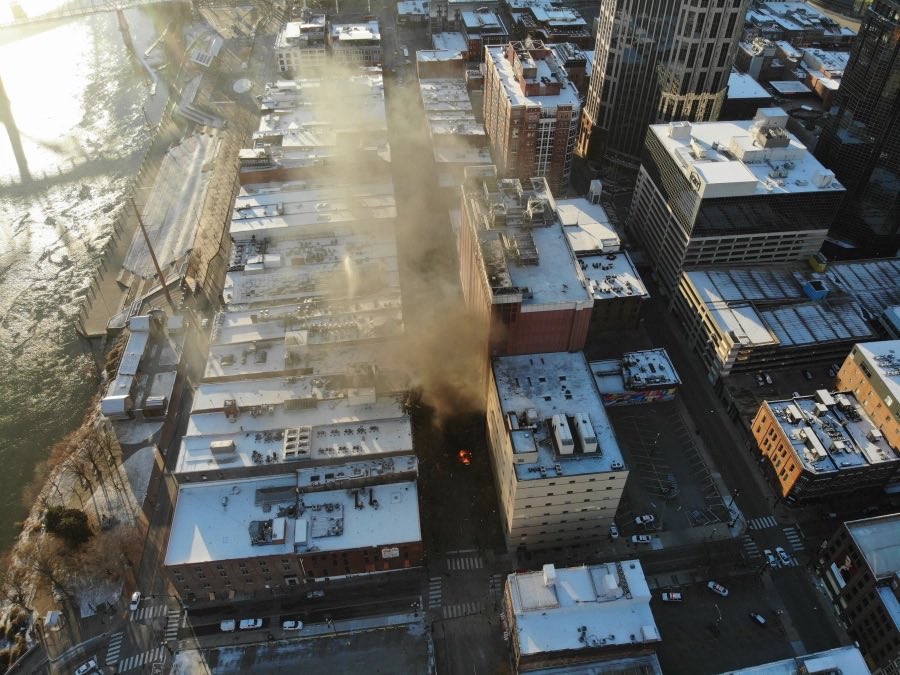 NickelleReports's tweet photo. CHRISTMAS 2020: I don’t think another Christmas Day will come where I don’t think of what happened on the morning of December 25, 2020 when a bomb went off in downtown Nashville. Prayers for those who experienced it first hand including the brave ⁦@MNPDNashville⁩ officers. https://t.co/gw9bDp42mz