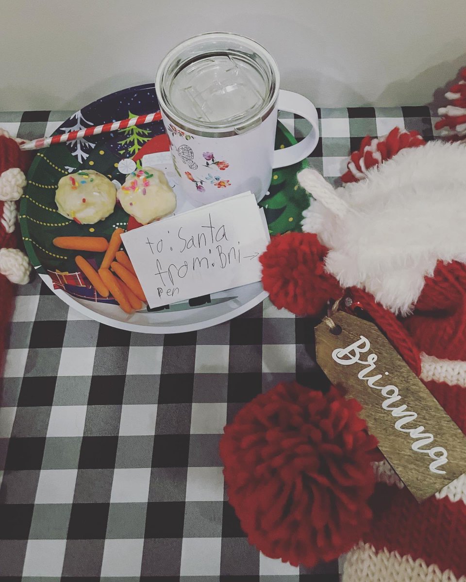 jaggsters's tweet photo. keeping the big man nourished
#ChristmasEve https://t.co/HaJrWArTL3
