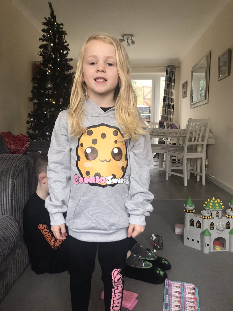 LauraC0108's tweet photo. My girl getting a @CookieSwirlC hoody for Christmas! #cookieswirlC #FatherChristmas #number1fan #happy https://t.co/yC7BGIGLfN