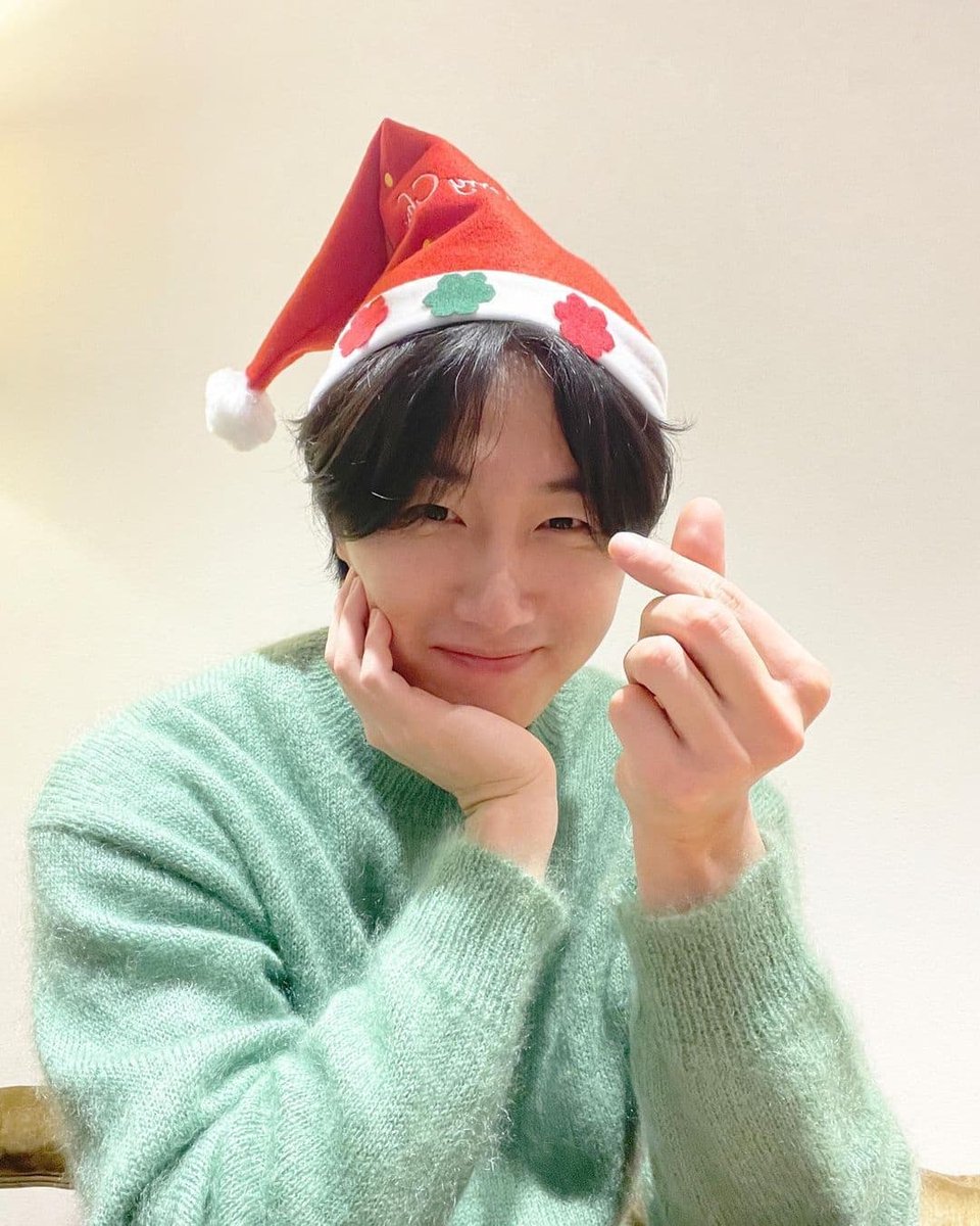 1lwoolies's tweet photo. Merry Christmas to Our Oppa Ilwoo and 1lwoolies 😍😘

#jungilwoo #jilwww
#jungilwoomyanmarfan
#1lwooliesmyanmar https://t.co/6oD2XSp7Ue