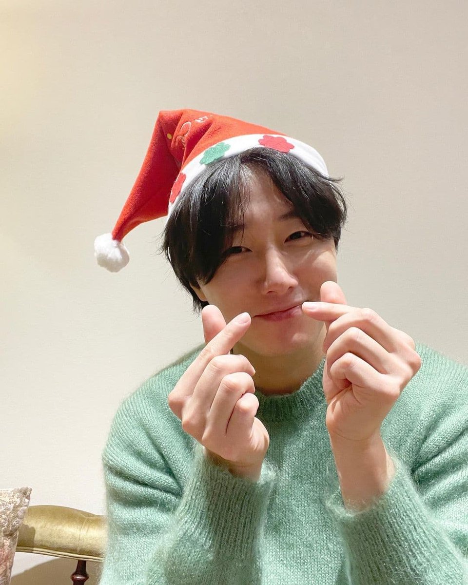 1lwoolies's tweet photo. Merry Christmas to Our Oppa Ilwoo and 1lwoolies 😍😘

#jungilwoo #jilwww
#jungilwoomyanmarfan
#1lwooliesmyanmar https://t.co/6oD2XSp7Ue