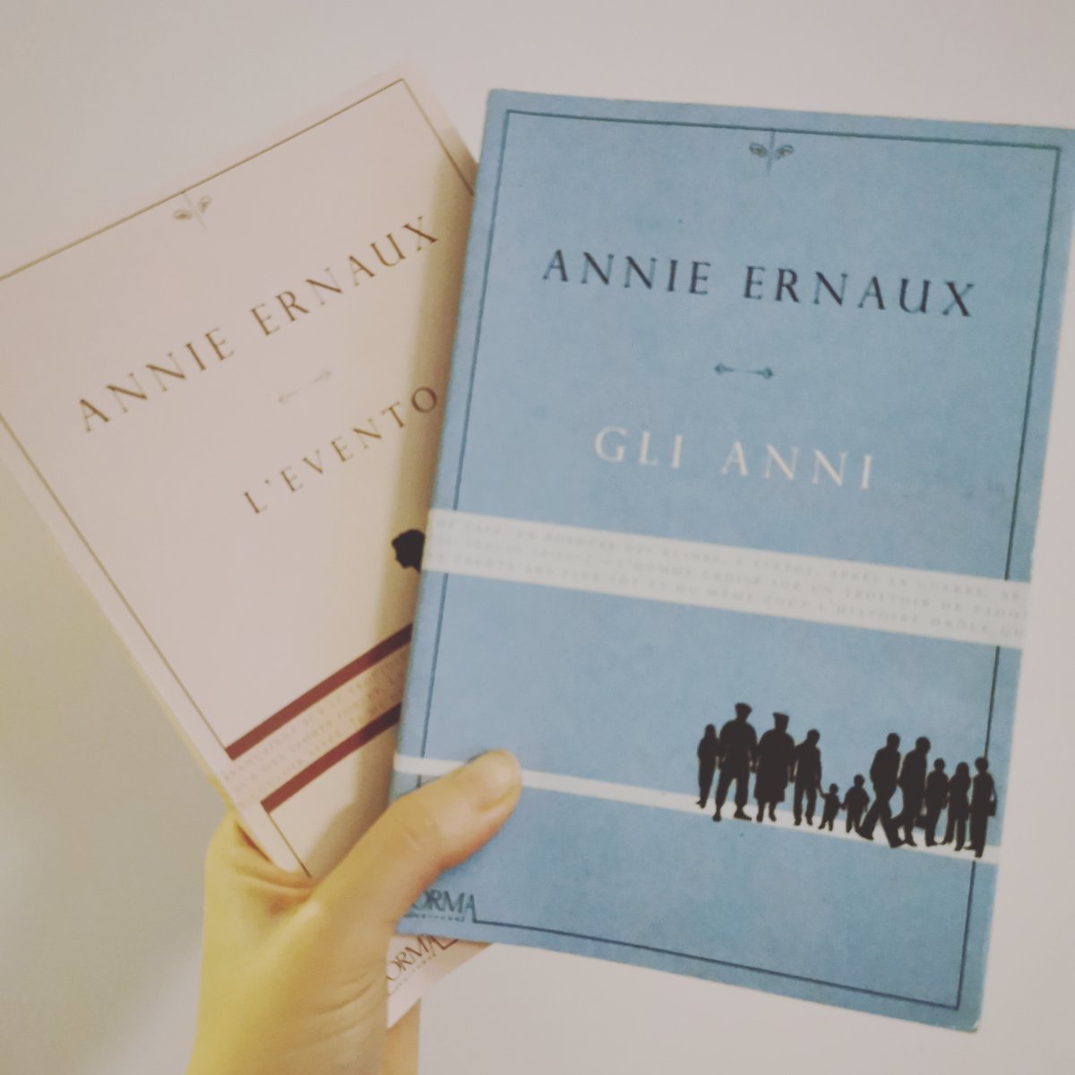 pavlov_813's tweet photo. Ecco, ora Gli Anni lo mettiamo come lettura obbligatoria durante il corso di storia del liceo. #AnnieErnaux #GliAnni #LesAnnées #LEvento #Levenement Edizione elegantissima tra l'altro, minimal, pulita, fine. https://t.co/OiZRIajkdo