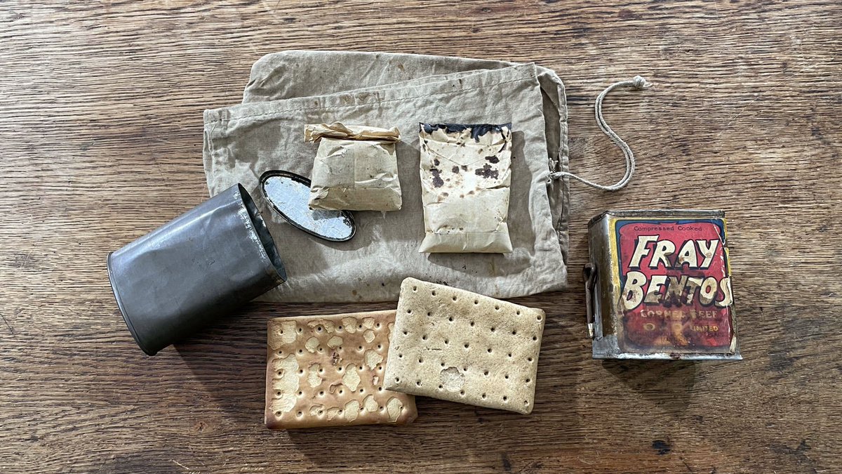 🎄 DAY 25 🎄

It's Christmas Day and Lyndsay is talking about Biscuits and Bully Beef in our final HutVent of 2021! 

Happy Christmas to you all!

youtu.be/5K4XF6_JyRU