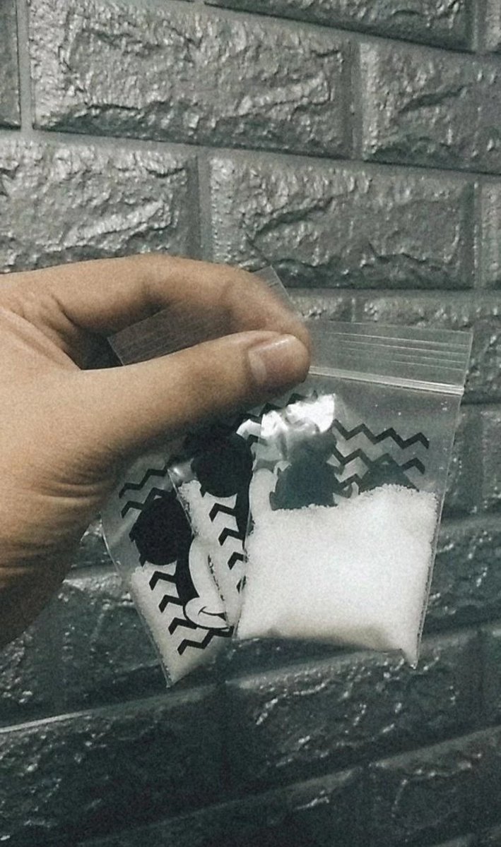mykooooool's tweet photo. wala nako maisip na #somethingembarrassing haha๐
for legal reason: this is a joke hehe #iodizedsalt #exchangegift https://t.co/pb0Yge2ngS