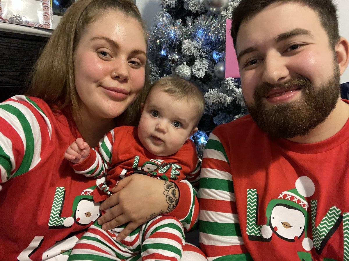 Swift_R6's tweet photo. Merry Christmas everyone 🎄⭐️🎅🏼❤️ https://t.co/qA17skLgQt