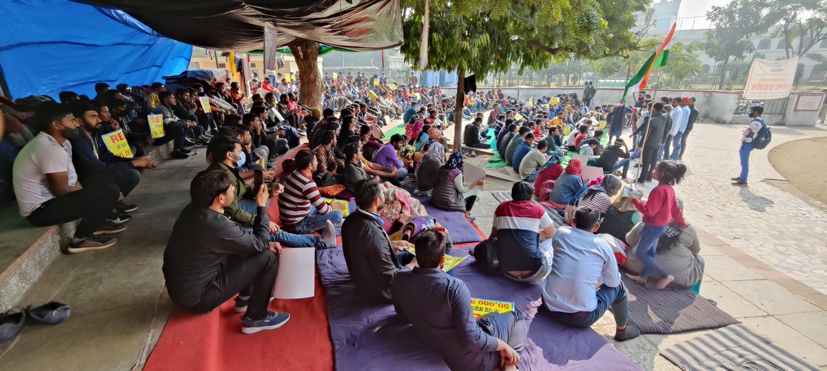 TheUpenYadav's tweet photo. रीट 2021,50000पद करवाने की मांग को लेकर कई दिनों से युवा बेरोजगार धरने पर बैठे हुए 3अभ्यर्थी अनशन पर हैं जिनके स्वास्थ्य में गिरावट आ रही है l
आज फिर धरना स्थल पर जाकर युवा बेरोजगारो से एवं अनशनकारियो से मुलाकात की
मुख्यमंत्री @ashokgehlot51 जी मामले में
जल्द से जल्द संज्ञान लेवे https://t.co/QGq47E3Xwg