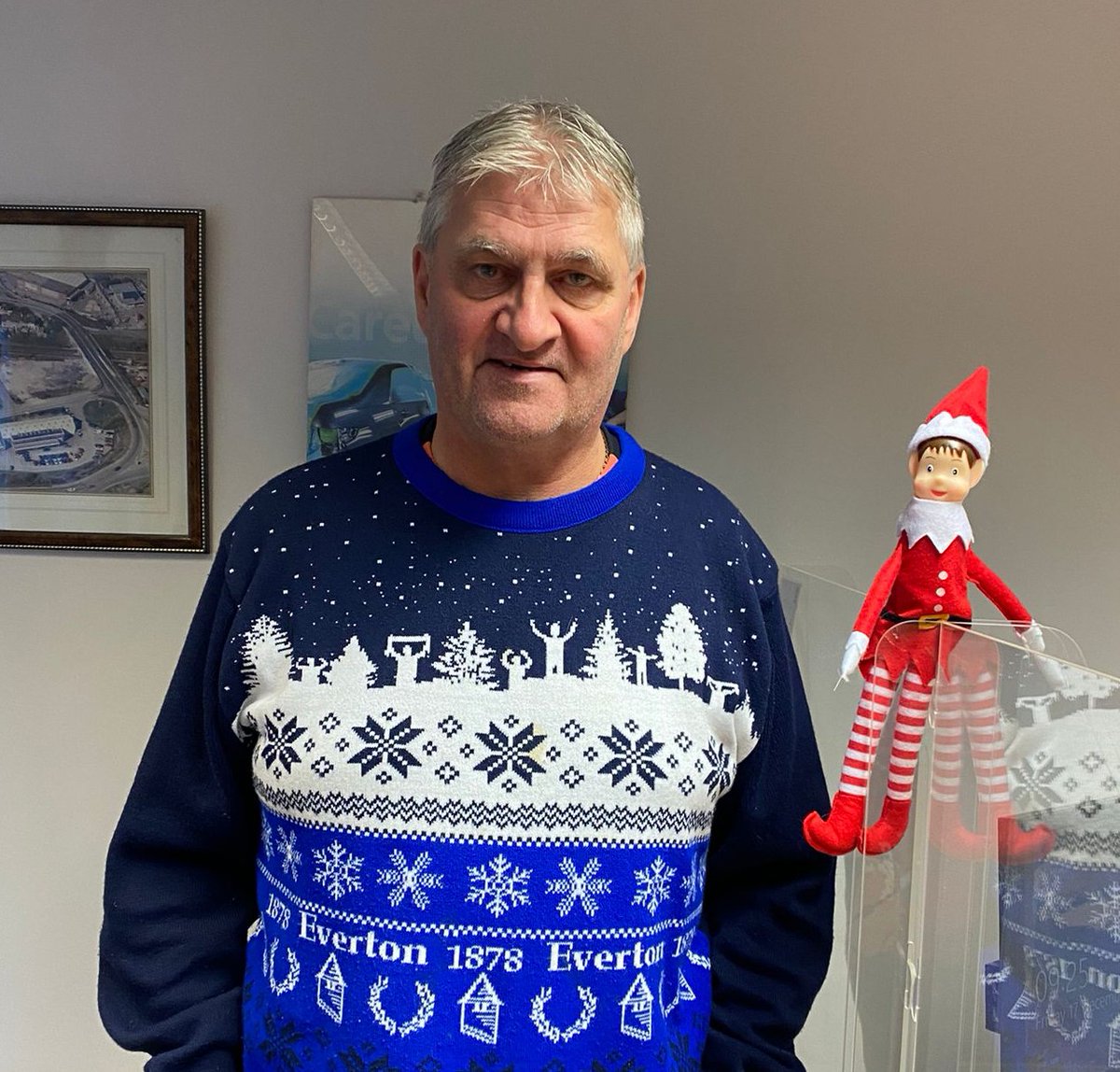 PremBodyRepairs's tweet photo. Tommy, would like to wish all of our customers a Merry Christmas, and a Happy New Year!

#bodyshop #accidentrepair #repair #aftersales #paint #northwales https://t.co/PQJzDsm9bM