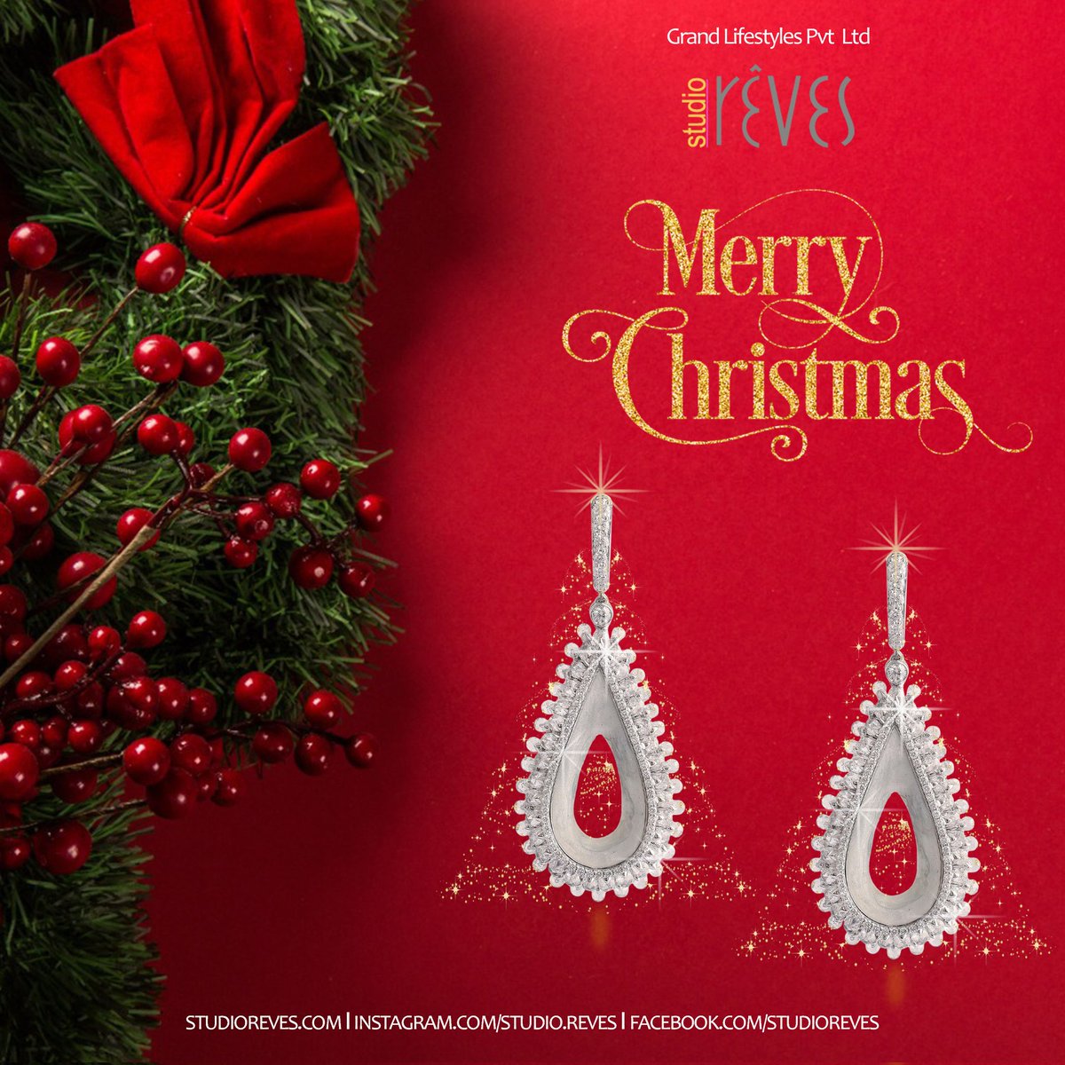 StudioReves's tweet photo. Team Studio Rêves wishes you Merry Christmas 🎄 ✨ https://t.co/2oI82gfA7g