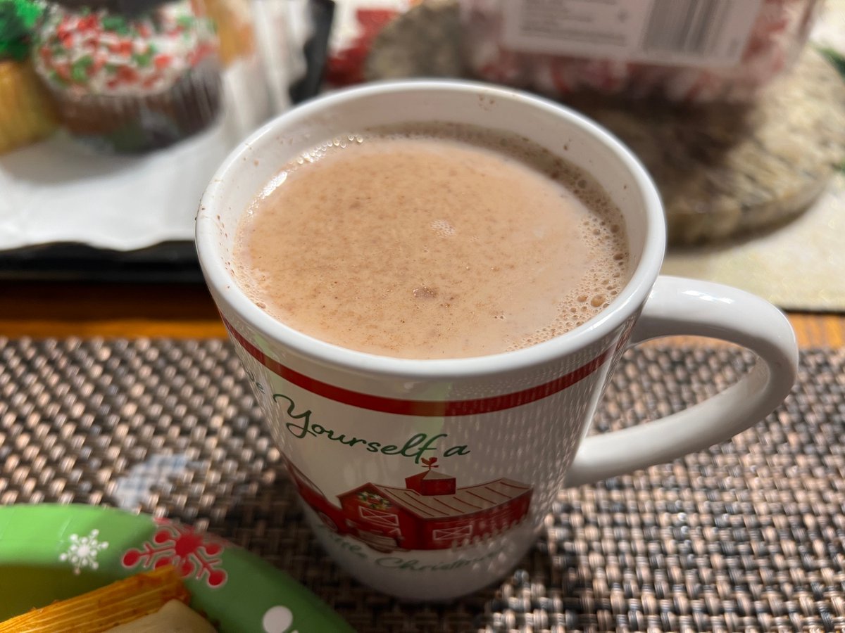 JonTechno's tweet photo. Atole and tamales 🫔 https://t.co/Ogoezp8i7S