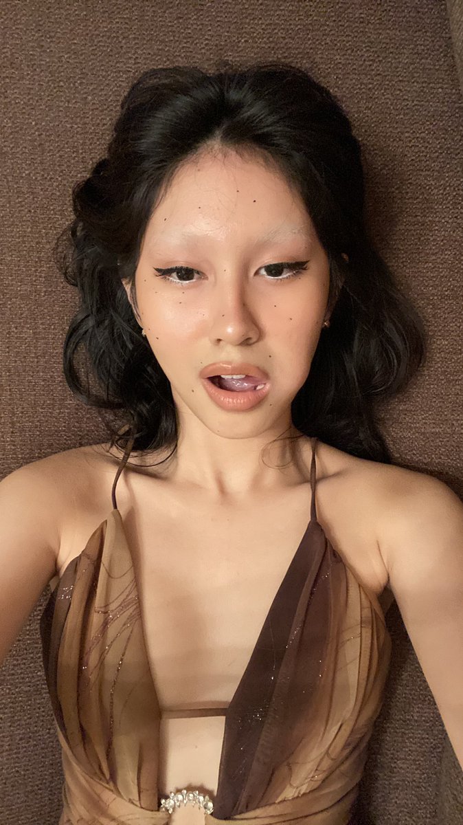 i love drawing moles all over my face <3