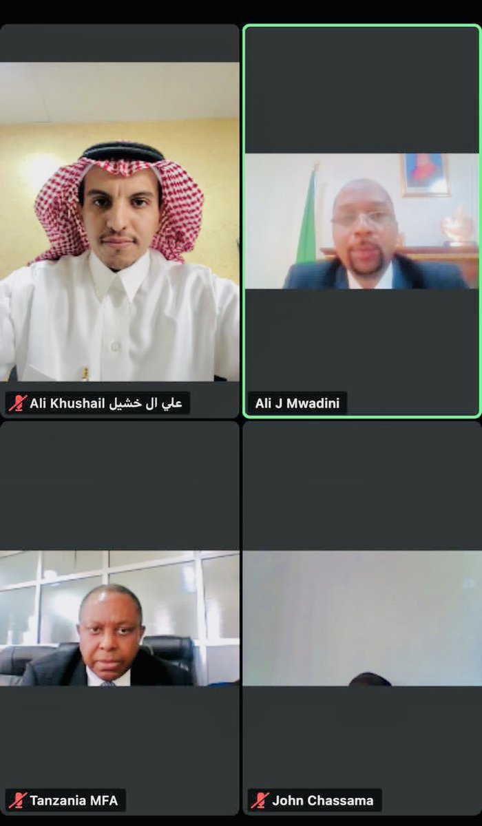 نظمت #غرفة_بيشة لقاء تعريفي جمع رجال الأعمال بـ #بيشة مع رجال الأعمال في جمهورية #تنزانيا الاتحادية بحضور رئيس مجلس الإدارة أ.صالح الوتيد ونائبه وعدد من الأعضاء، ومن الجانب التنزاني سفير تنزانيا في المملكة أ.علي جابر مواديني، واستعرض اللقاء التعاون التجاري والسياحي بين الطرفين
⬇️