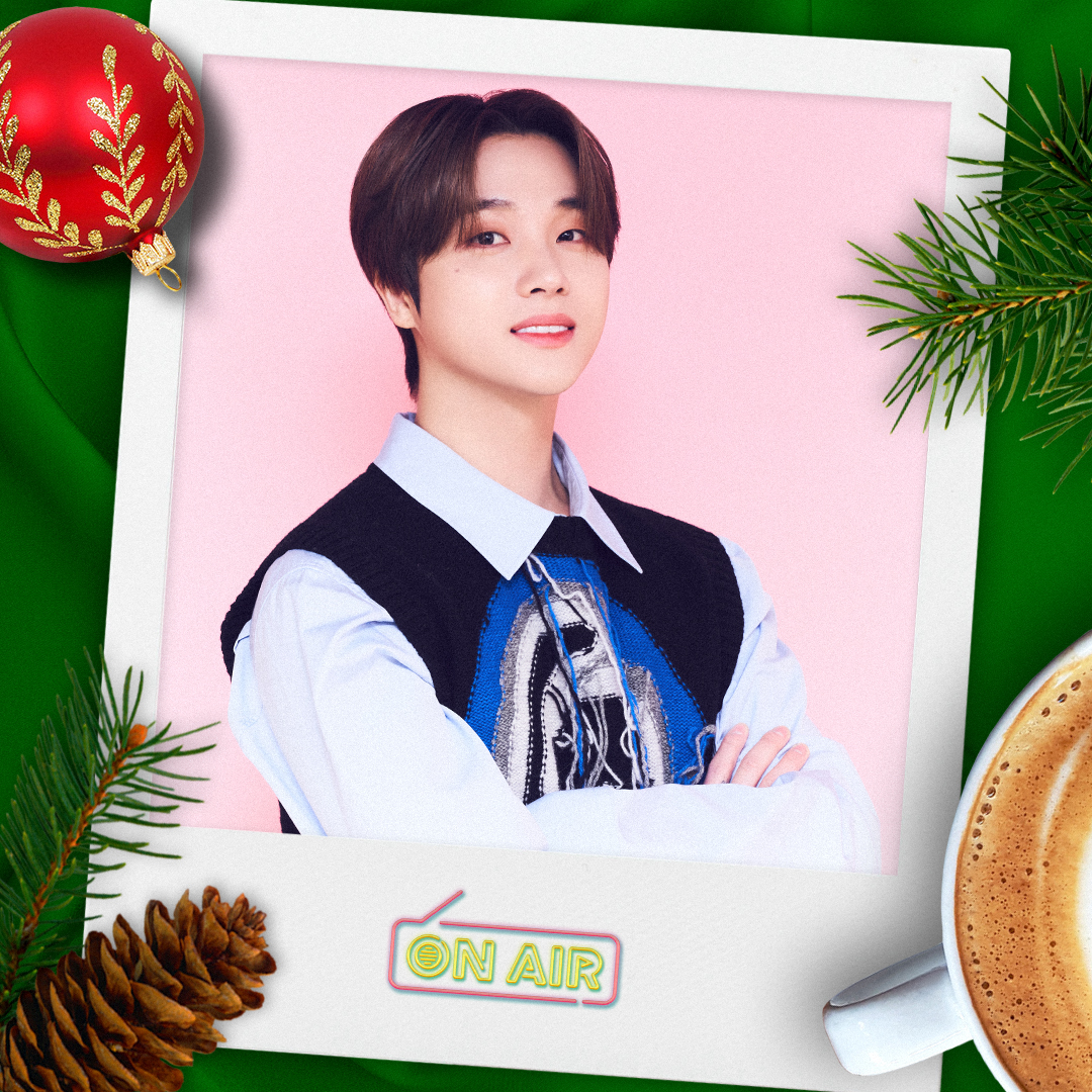 Onair_Shinswave's tweet photo. [ON AIR] 크리스마스 선물 공개!🎄��
메리 크리스마스!
극장형 보이는 라디오 <온에어>가 여러분을 위한 특별한 크리스마스 선물을 공개합니다! https://t.co/SBGqgOOzbf