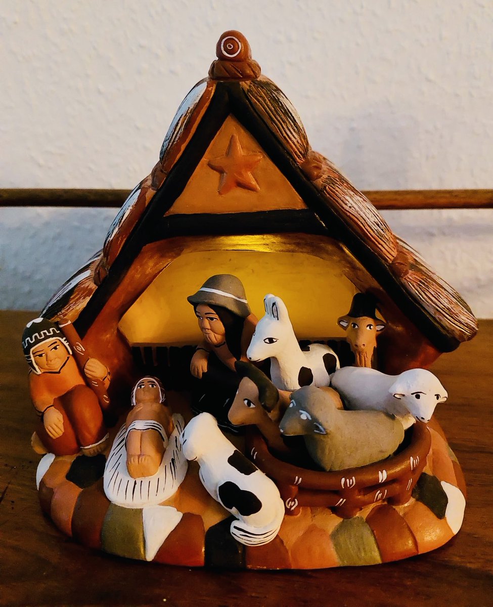 glaubeweiter's tweet photo. #Weihnachten #ChristiGeburt #FreutEuch und #Feiert #Hört #Singt #Betet #Zuhause In einer #Kirche #ImFreien im #Internet hier: mit einer #Krippe aus #Peru 🎶“Ich steh an deiner Krippe hier, o Jesu, du mein Leben; ich komme, bring und schenke dir, was du mir hast gegeben…“🎶 https://t.co/EkJWiGOKJi