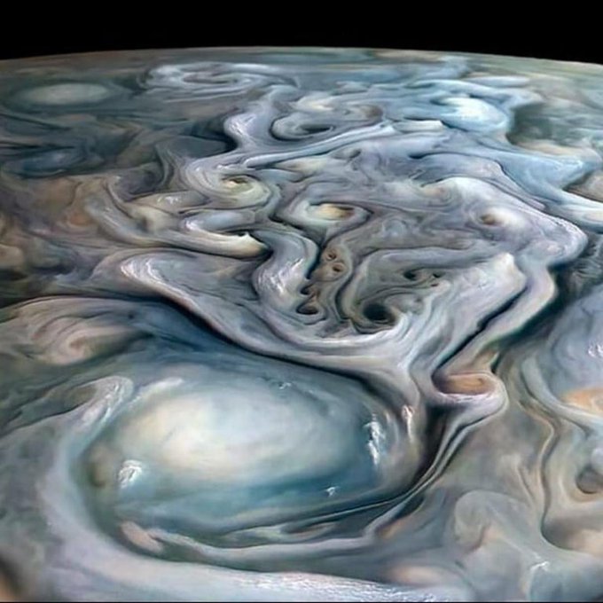 konstructivizm's tweet photo. A closeup of Jupiter’s clouds from the Juno Spacecraft https://t.co/j3MyhyLQBJ