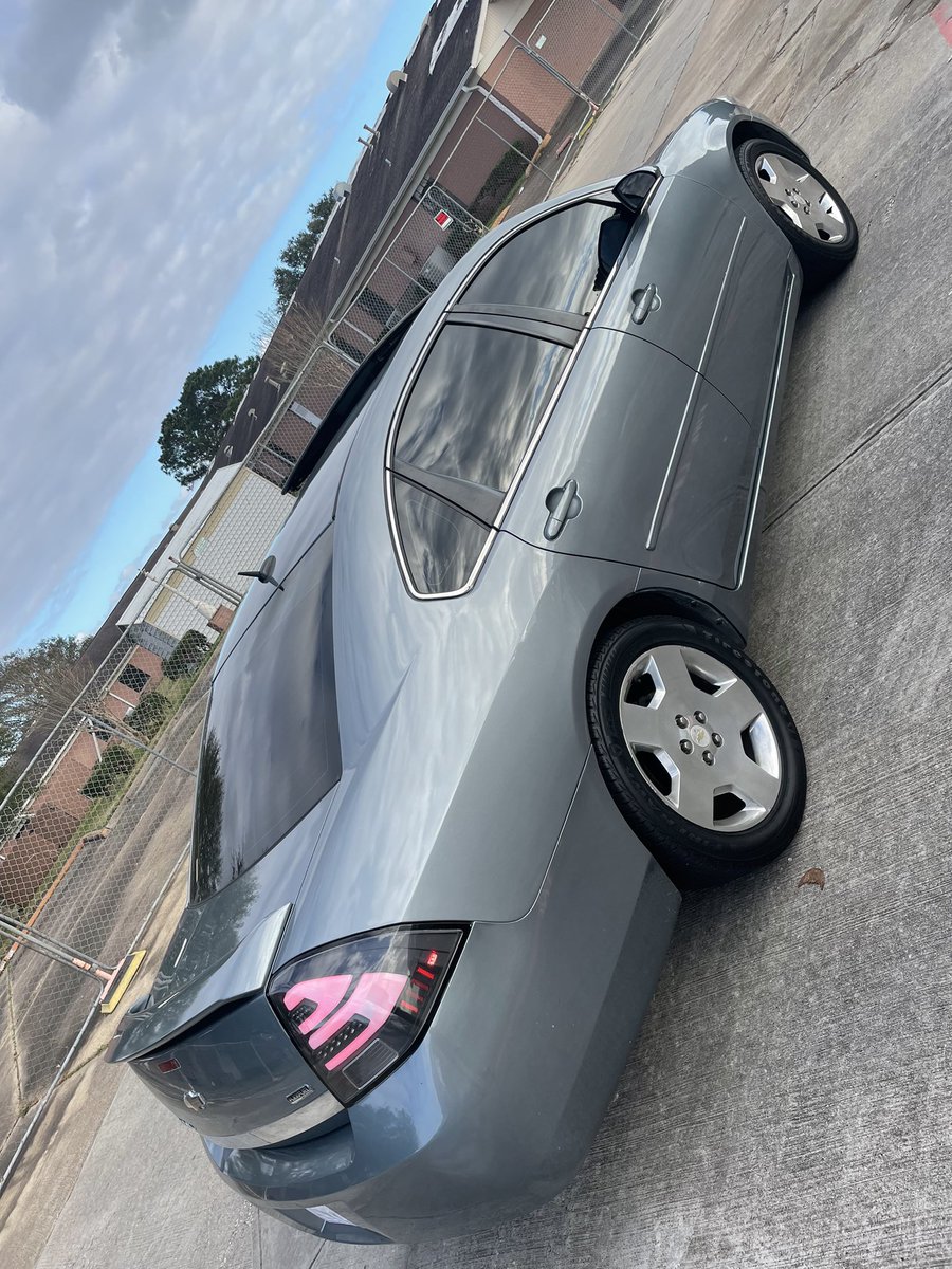 SelfPaidJBO's tweet photo. 2006 LT impala fully loaded 
Titles in hand 
New parts with warranty Fresh Paint Aftermarket headlights &amp; back Tint all around 2/15 sundowns in trunk
$8000 https://t.co/ZpIcDXu4cv