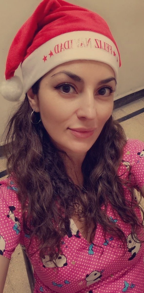 Glo_Pino's tweet photo. Hoy nos tocó estar lejos de la familia para seguir entregándole el mejor cuidado a los que se encuentran hospitalizados lejos de los suyos, en mi caso con mis pequeños guerreros! Feliz navidad a todo el personal de salud que hoy está en turno 🎅🎄💙
#FelizNavidad #NavidadEnTurno https://t.co/co6bRhJ7i8