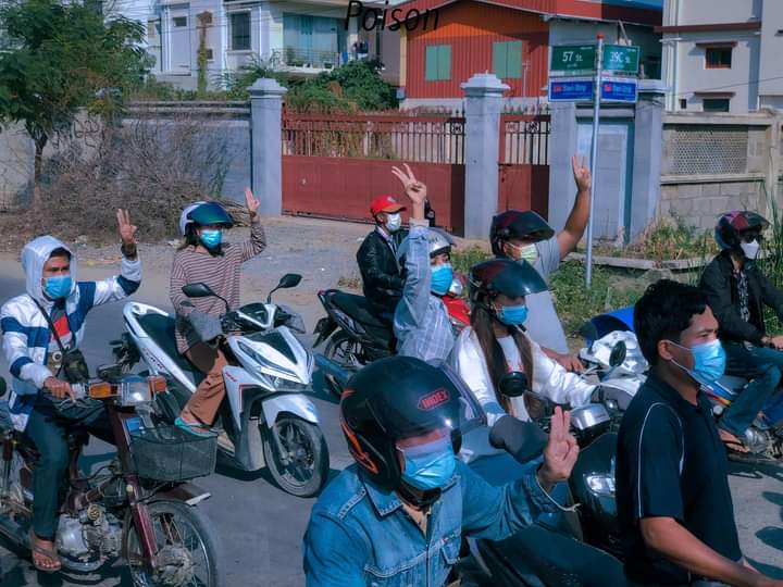 b3rry_y's tweet photo. Protest against terrorists dictatorship both marching and motorcycles strike by the protestors from Mandalay.

#PropagandaOfWorld #Dec25Coup  
#WhatsHappeningInMyanmar https://t.co/mx6URVzsOa