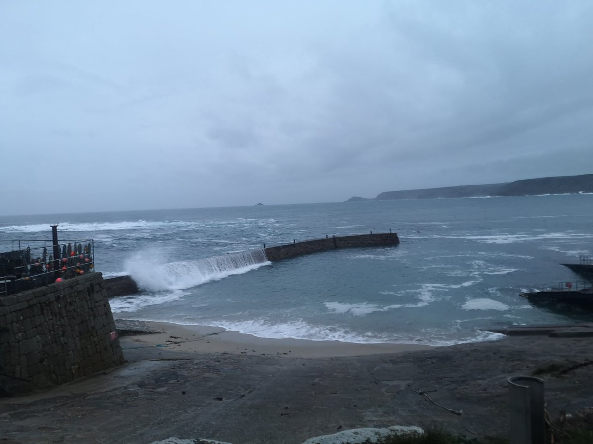 I know, I know, #AbsentCoveLovers , I don't call, I don't write but ... Happy Christmas one and all from a bit of a dour but exceptionally quiet Cove this morning ... apart from the sea. That is being rather loud. (and slanted)