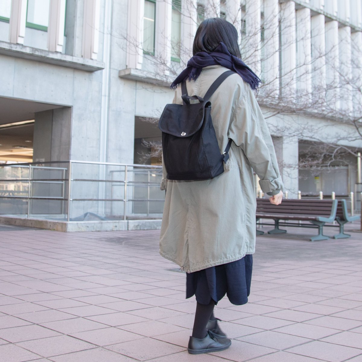 職人の通勤かばん。シンプルなデザインが魅力のリュック、R-10。 薄型