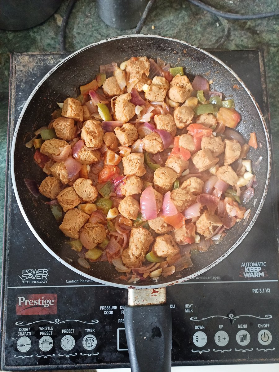 vincimax's tweet photo. Soya wadi curry or soya chunks / mealmaker curry with Smith and Jones Masala. #MeshuCooks #Proteinsrombamukyam #VegCooking https://t.co/ds6feD60pG