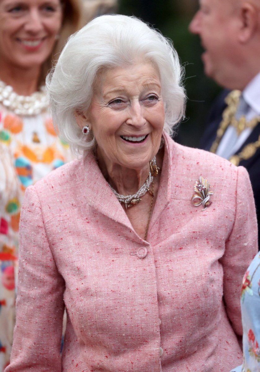 The Royal Family tweet media