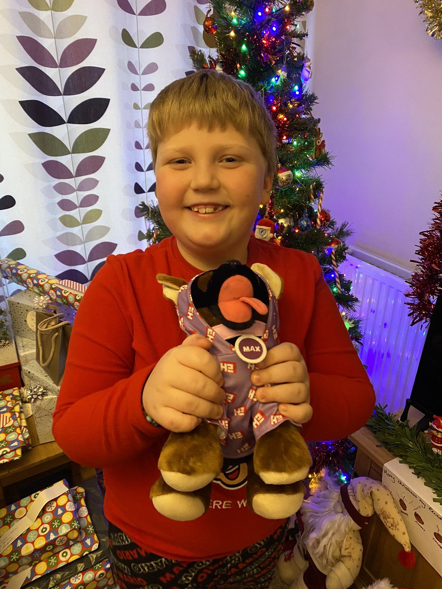 HortonRA's tweet photo. @NickEh30 👀 look what 🎅🏻 left under our Christmas tree 🎄 in Scotland 🏴󠁧󠁢󠁳󠁣󠁴󠁿 this morning!! Two very happy boys! Merry Christmas from our house to yours! X https://t.co/xdc6Q5jmPl