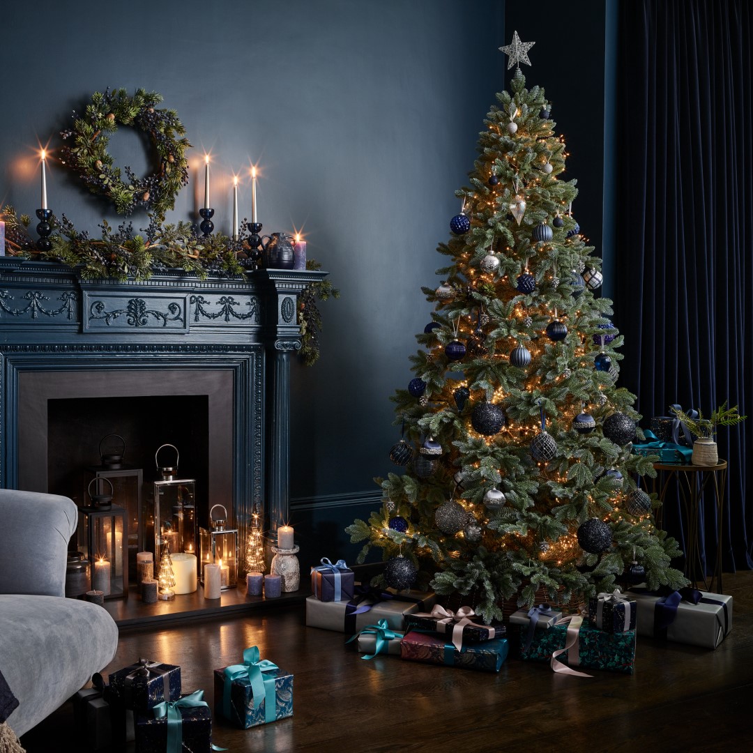 dobbies's tweet photo. From all of the Dobbies team, we're wishing you and your loved ones a very happy Christmas 🎄 
.
.
.

#DobbiesChristmas #ChristmasDay #MerryChristmas #ChristmasTree #PresentsUnderTheTree #ChristmasMorning https://t.co/7c3NL2x5AN
