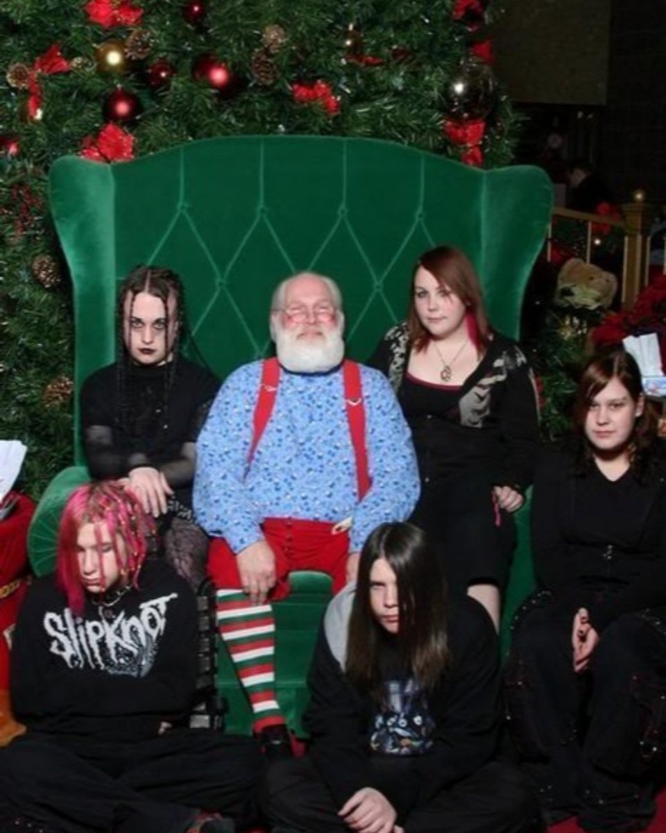 Merry Christmas from everyone at team Rokit! 🎅

#Santaslittlegoths