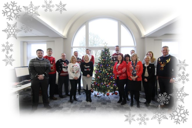 🎅 Merry Christmas to all our loyal clients, staff and followers - the directors here at PPH Commercial hope you enjoy a special day! 🎄 #merrychristmas #christmas2021 #eatdrinkandbemerry