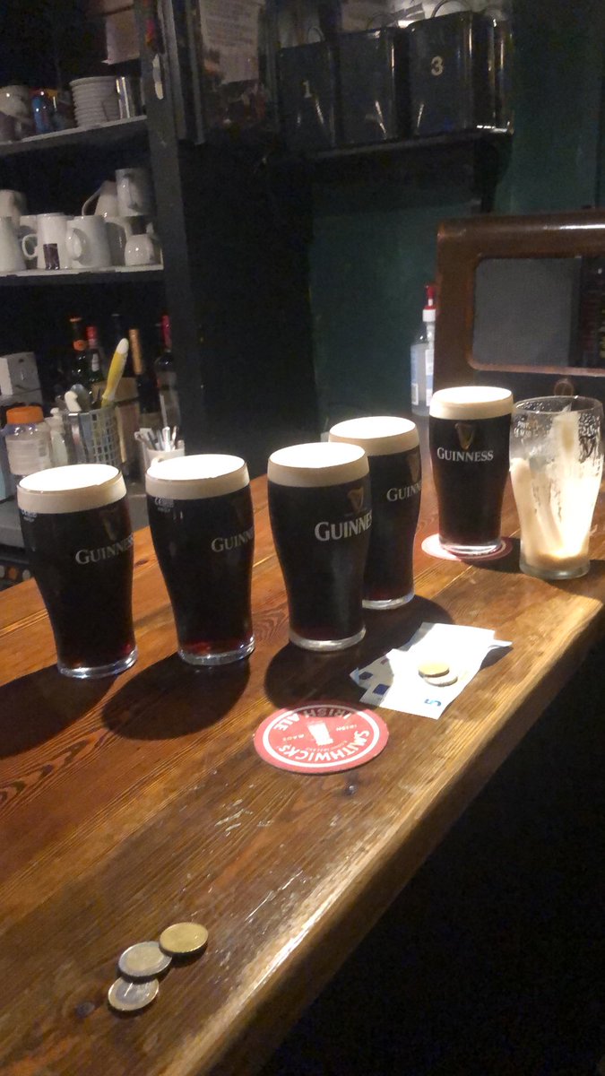 dcons3's tweet image. Lovely xmas eve pints at brownes bar castleisland