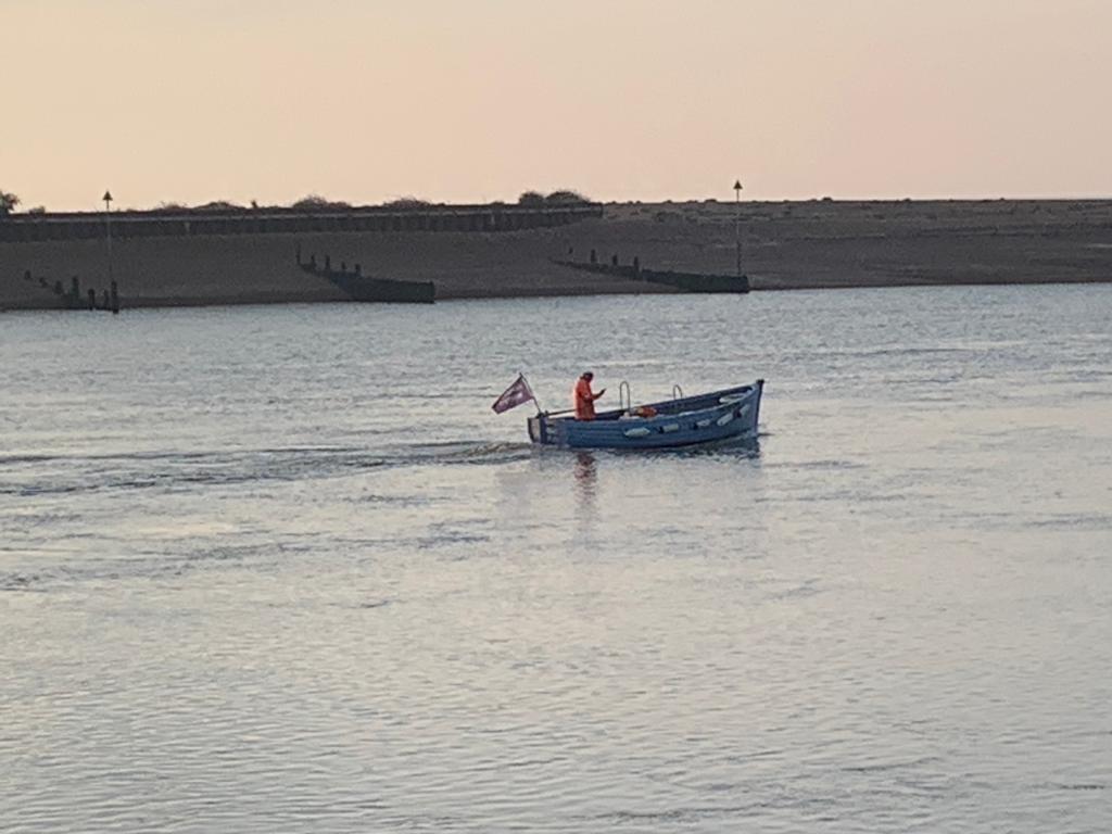 Deben pilot wishes all river users a merry Christmas and happy New year and safe sailing for 2022.