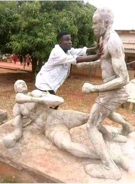 *Family gatherings today* ..

1pm: 🍲🍛🎂🍨🍧

2pm: 🍷🍹🍺🍻🥂💃💃🕺🕺

7pm: 🤼‍♂️🥊🥊😠🗣 ndiwe muroyi unofunga kuti hatizvizivi..

🤣🤣🤣🤣