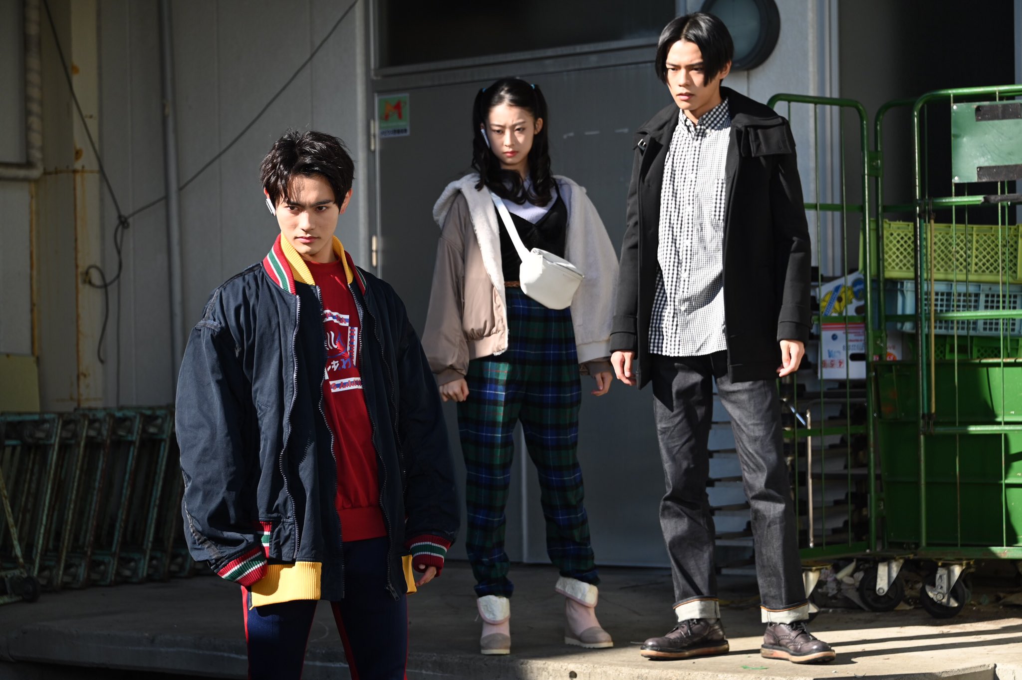 装動 仮面ライダーリバイス 五十嵐3兄妹セット 装動 仮面ライダーリバイス 五十嵐3兄妹セット Amazon.co.jp: 装