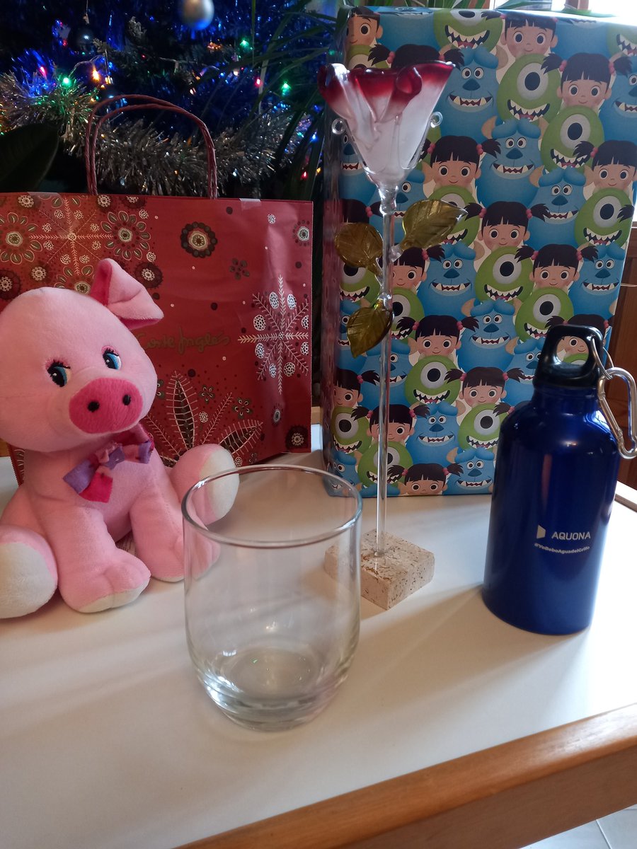 DAVIDcllm's tweet photo. Me uno a la campaña #VasosSolidarios todo mi apoyo a La Palma, @InfoAquona 
Feliz Navidad!! https://t.co/PLrCkta2js