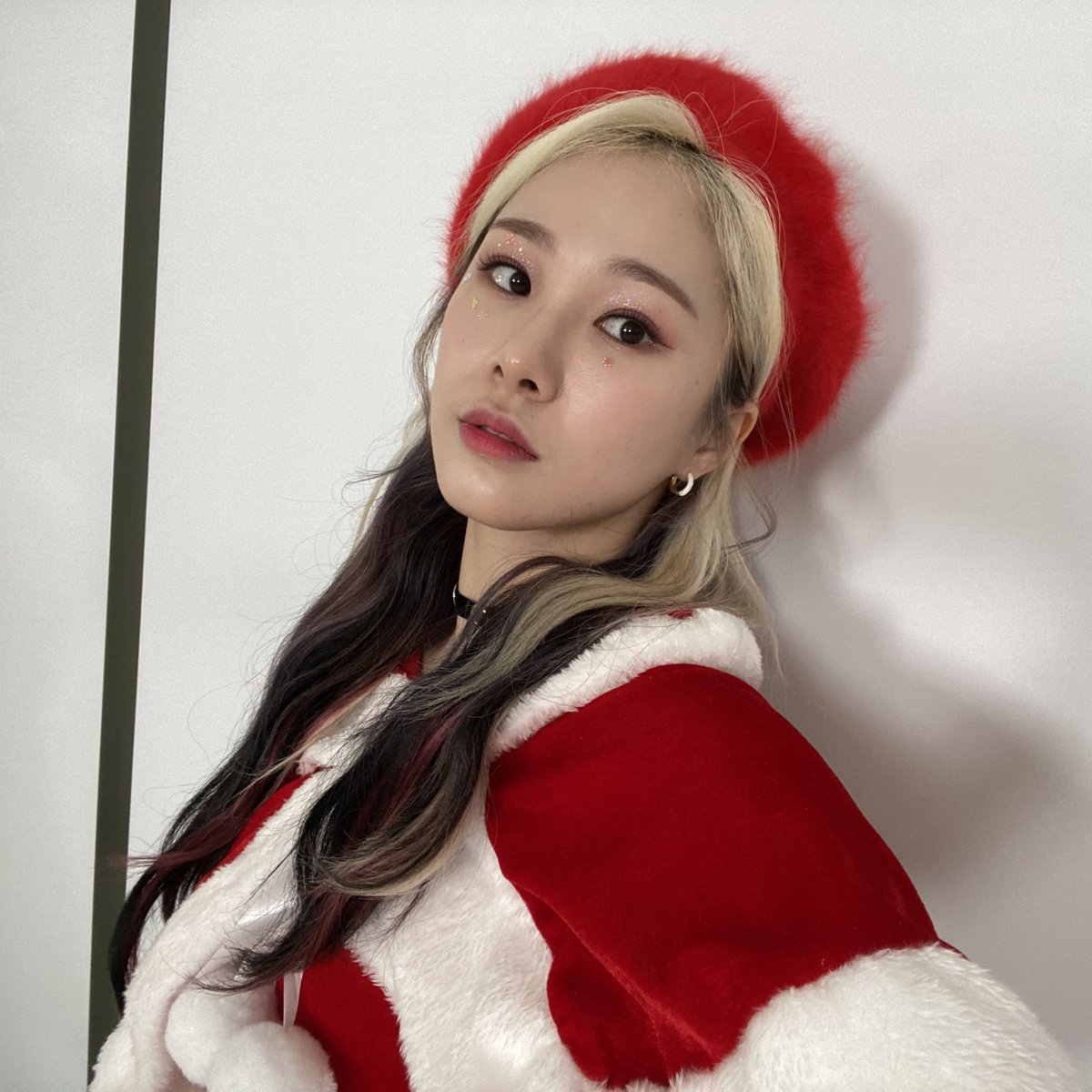 everglowkr's tweet photo. 211225 fancafe update
#MIA / Forever~~!!!!💕
It's Christmas!!!!
I hope you have a happy warm Christmas and spend this precious time together with your precious people!!!💕
🔗 https://t.co/2anvK54Ut1
#에버글로우 #EVERGLOW #미아 https://t.co/3aOWYKLWOS