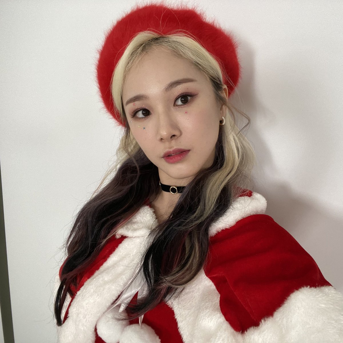 everglowkr's tweet photo. 211225 fancafe update
#MIA / Forever~~!!!!💕
It's Christmas!!!!
I hope you have a happy warm Christmas and spend this precious time together with your precious people!!!💕
🔗 https://t.co/2anvK54Ut1
#에버글로우 #EVERGLOW #미아 https://t.co/3aOWYKLWOS
