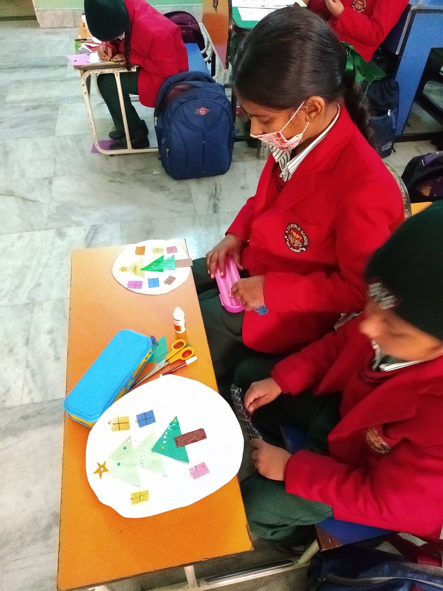 jtbala202's tweet photo. Christmas celebration 🥳🥳🤶 Cut and paste activity done by grade 2nd-B @Prabhjo60556013 @raminde94301780 @STSWSRAJGOMAL https://t.co/XLCfviaHcN