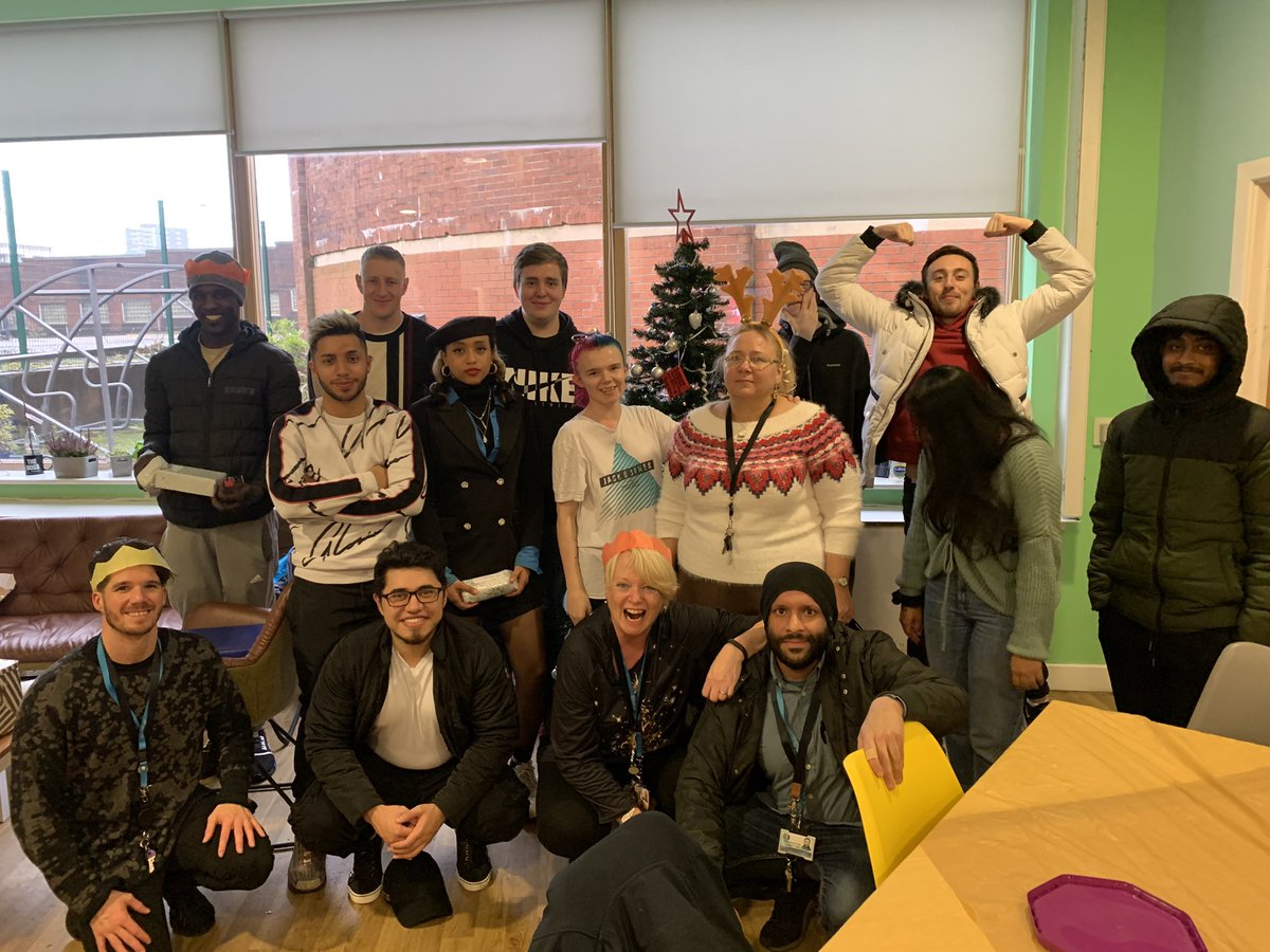 nightsafebwd's tweet photo. Merry Christmas from our Nightsafe family to yours 💛💙🎄🎅 https://t.co/Id5qj6i7nW