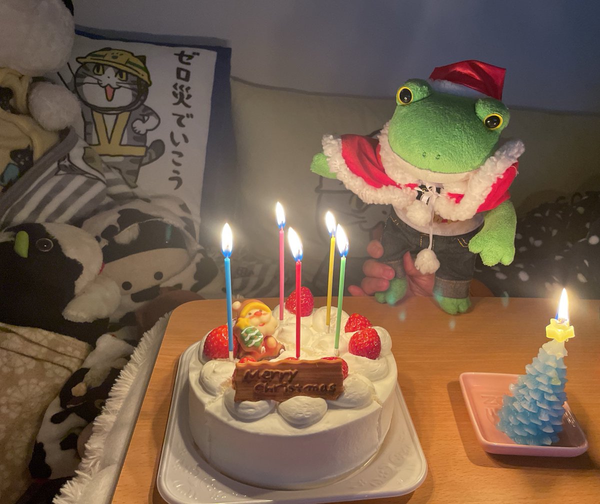 gichorabbit's tweet photo. @akos_555 🐸ダー君🐻🍀ありがとう❣️
チキンやピザ🍕も争奪戦を繰り広げていたよ🤣
ケーキにローソク🕯の火を付ける時は、危険だから9匹は避難させたよ😅
ゼロ災でいかないとね❤️ https://t.co/3HyyinPnNZ